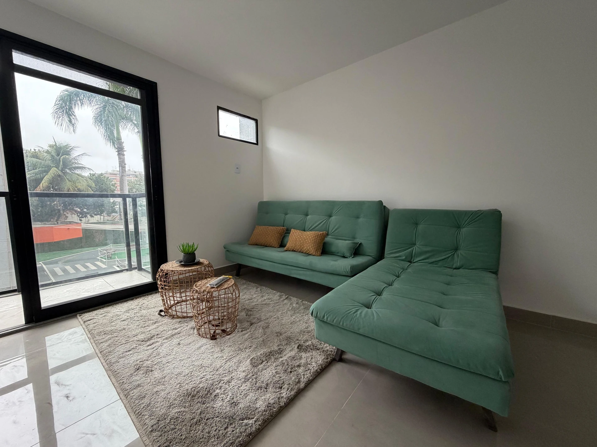 Apartamento amueblado de 1 dormitorio y cocina integrada — photo 18