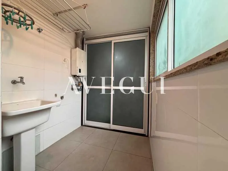 Apartamento com 4 quartos e varanda com box de vidro — photo 24