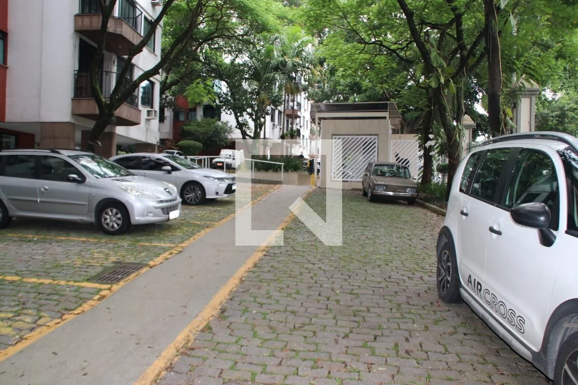 3-bedroom apartment with suite and gourmet balcony — photo 43