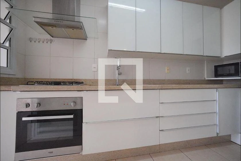 Furnished 80 m² apartment with 2 bedrooms and 2 baths — photo 2