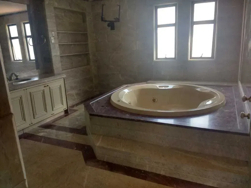 House with 4 bedrooms, 5 bathrooms and gas kitchen, 755 m² — photo 23