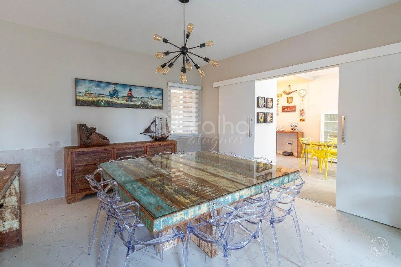 5-bedroom house with a fireplace in Florianópolis — photo 34
