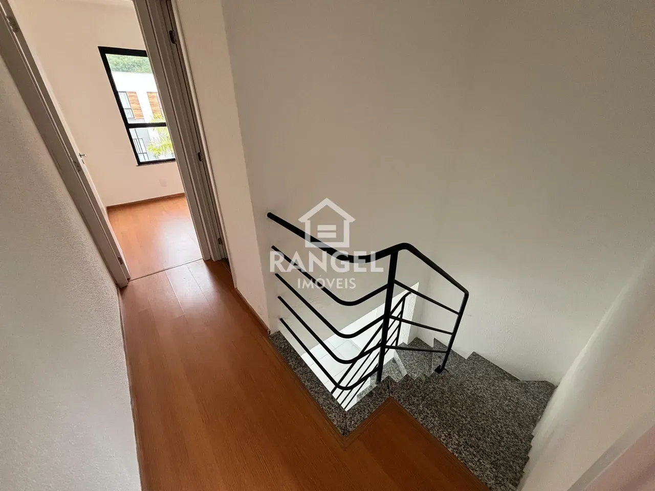 House with a private garden and a separate kitchen — photo 3
