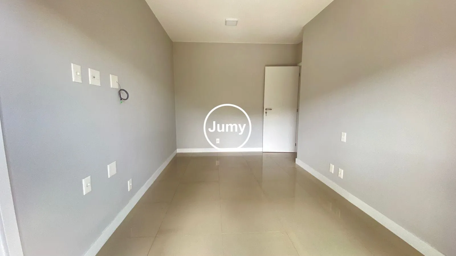 Apartamento de 2 quartos em condomínio com piscina — photo 16