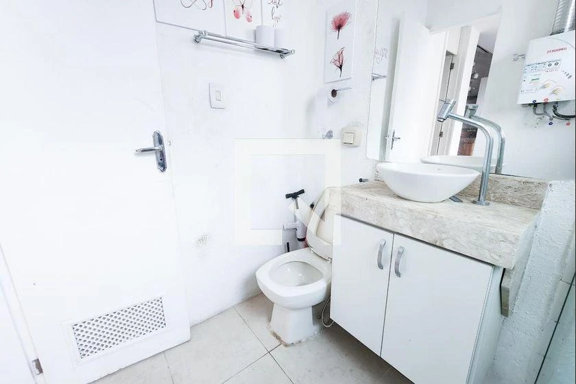 Apartamento de 1 quarto com cozinha americana e 45 m²