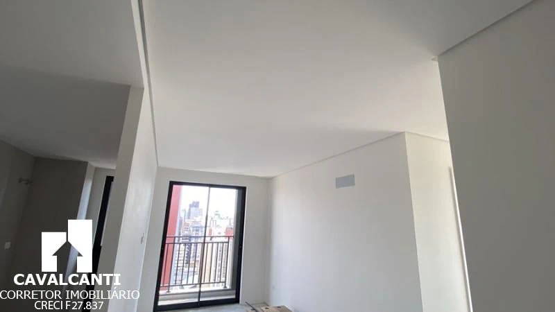 Glass-enclosed balcony in a 2-bedroom apartment, 99 m² — photo 17
