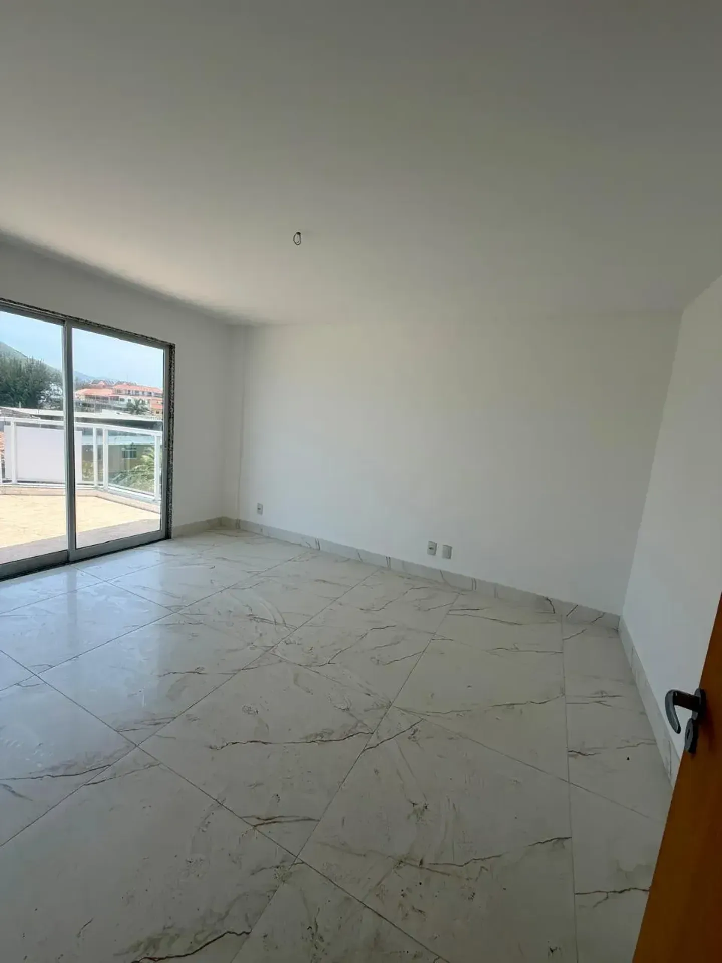 Apartamento sem mobília com 3 quartos e 5 banheiros — photo 21