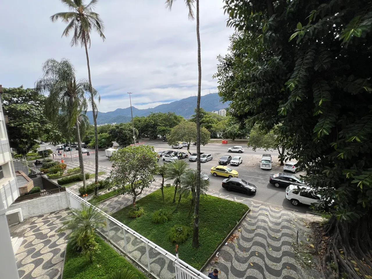 Mountain view in a one-bedroom apartment, 55 m² — photo 3