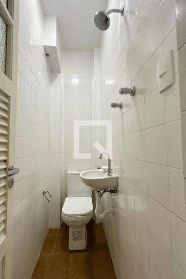 Деревянный пол или ламинат и 4 спальни: квартира 168 м² — photo 44