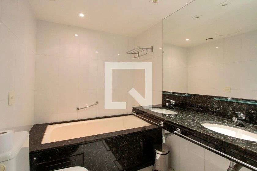 Furnished 120 m² apartment with 2 en-suite bedrooms — photo 22