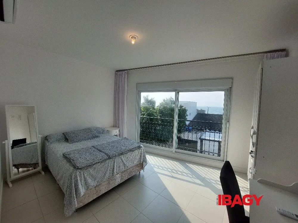 Furnished apartment with 3 en-suite bedrooms — photo 31