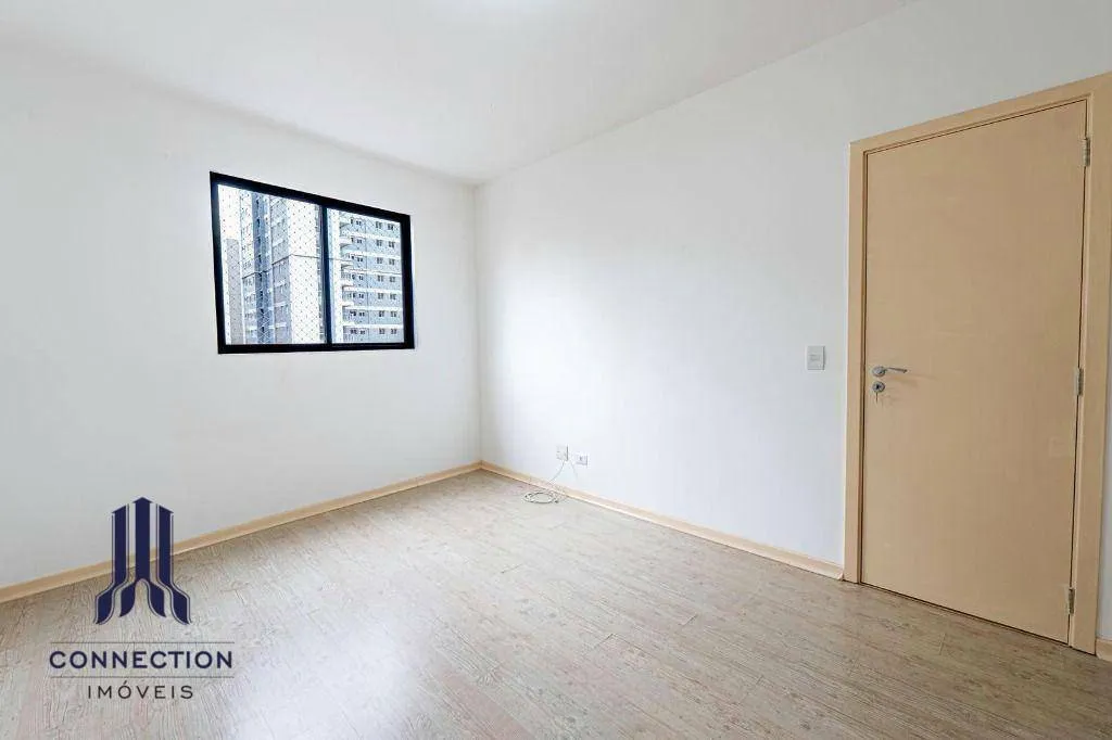 Furnished 2-bedroom apartment with open-plan gas kitchen — photo 17