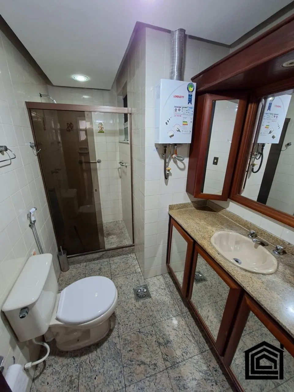 2-bedroom apartment with 2 bathrooms and balcony — photo 12