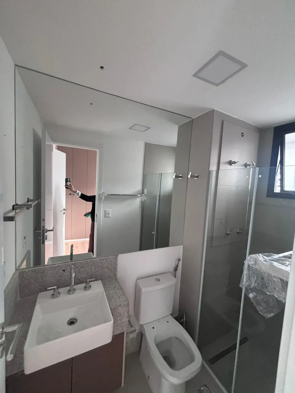 Apartment with 2 bedrooms, 3 bathrooms and a balcony — photo 7