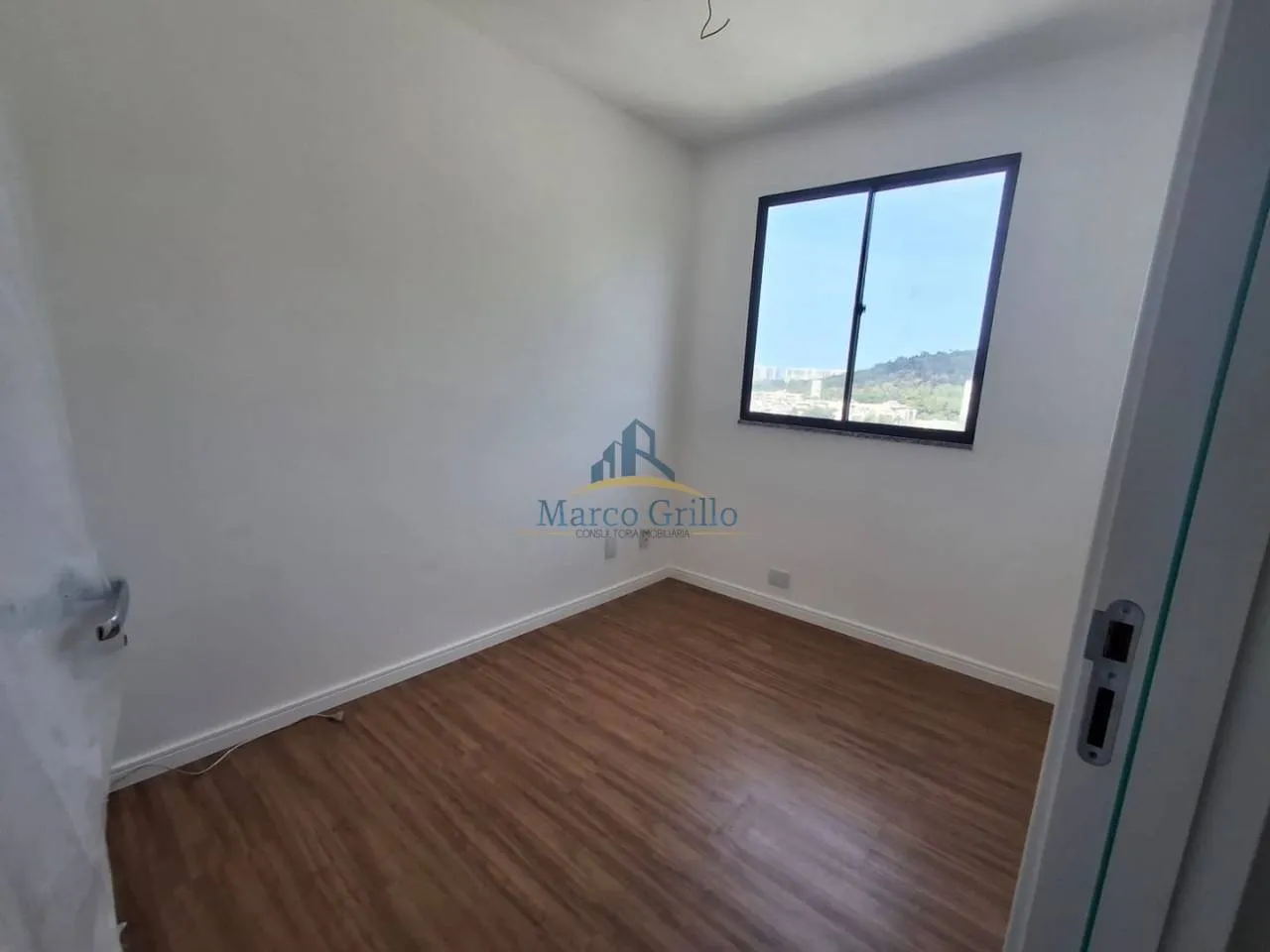 Apartment with balcony and mountain views — photo 6