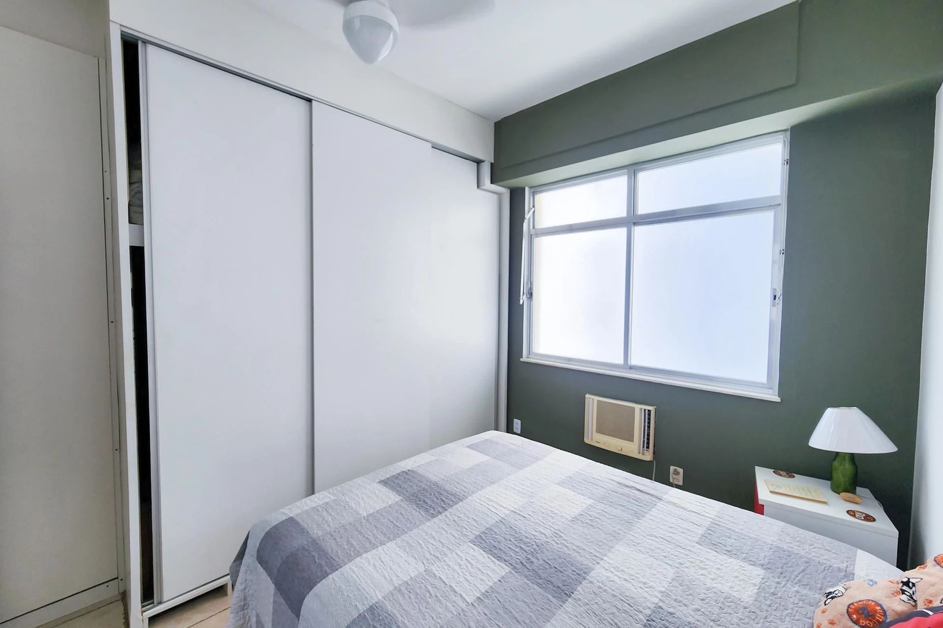 Furnished apartment with 2 bedrooms and 1 bathroom — photo 22
