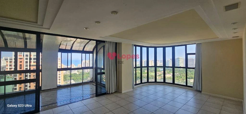 Duplex penthouse with 3 en-suite bedrooms and glass balcony — photo 24