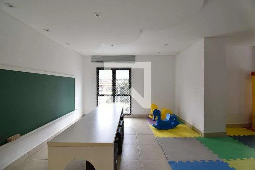 Glass-enclosed balcony in a one-bedroom apartment, 48 m² — photo 30