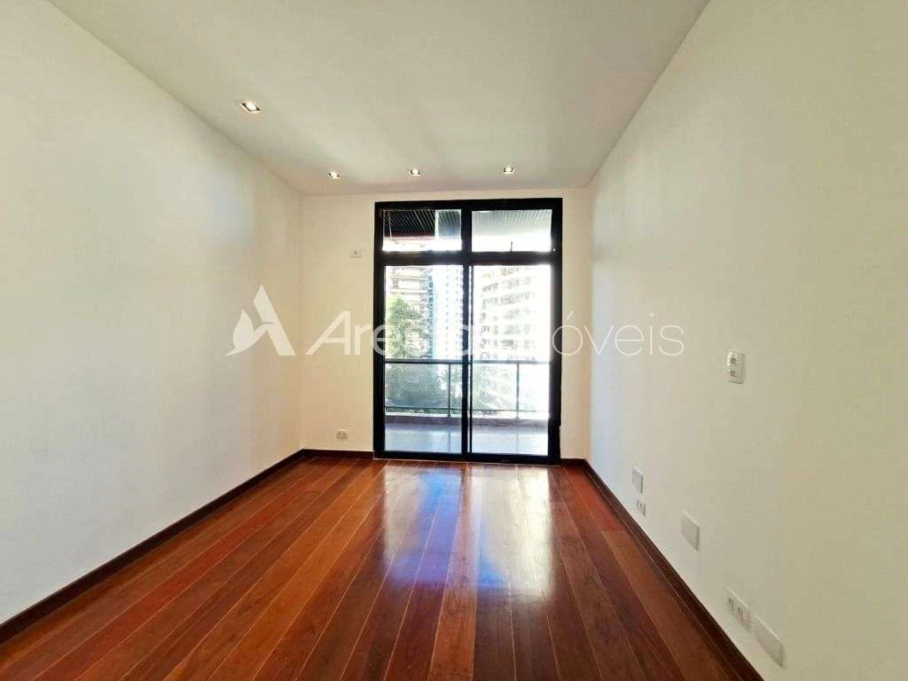 3-bedroom apartment with 140 m² and city-view windows — photo 18