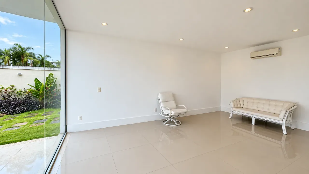 Casa com janelas do piso ao teto, Barra da Tijuca — photo 12