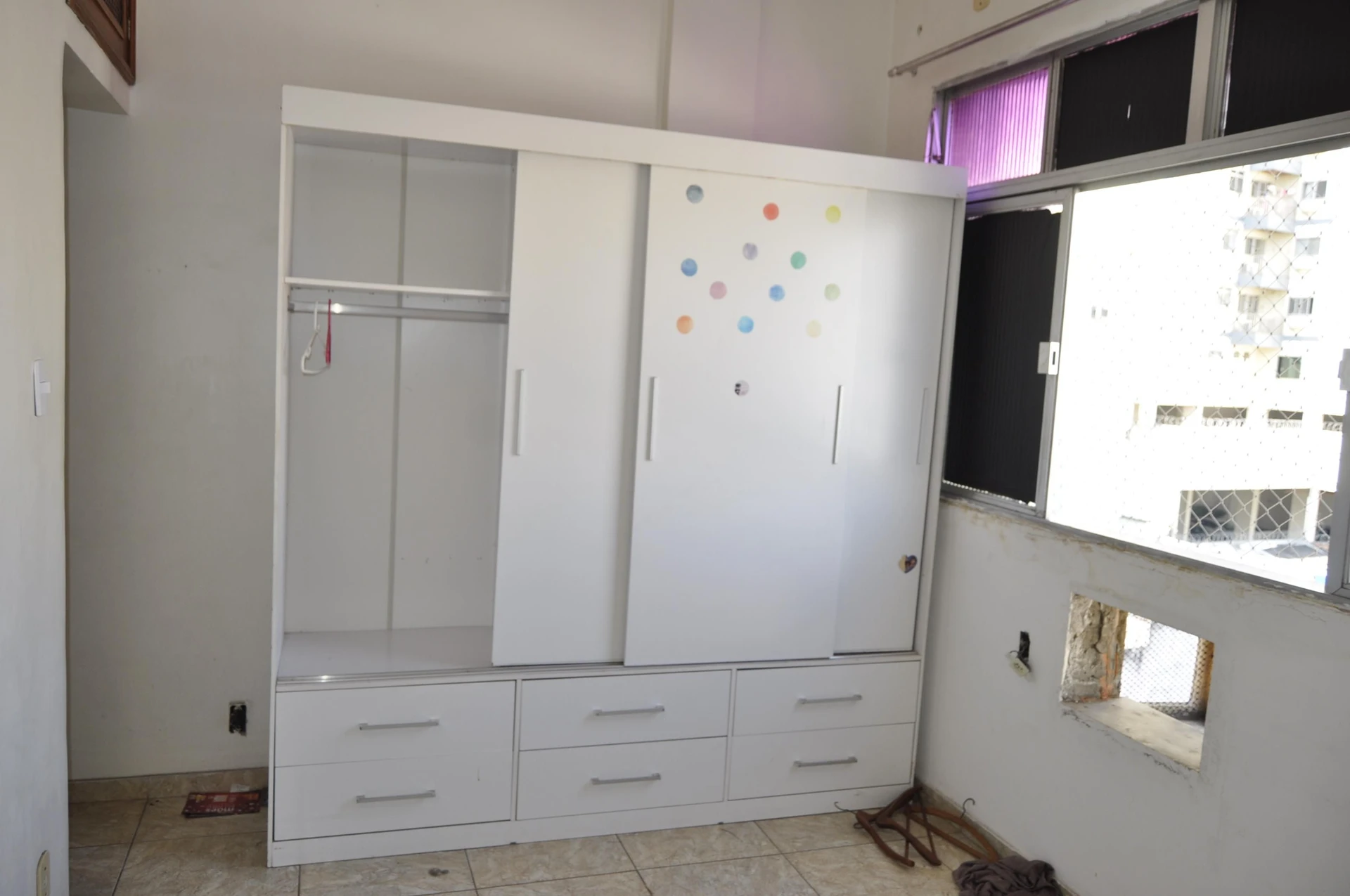 Unfurnished 2-bedroom apartment with a balcony — photo 10