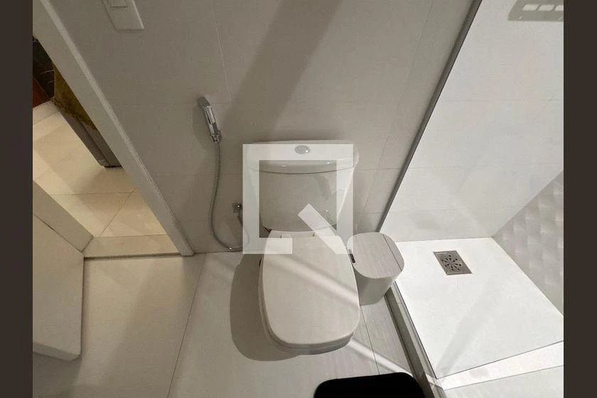 Rental house with 4 suites and 450 m² — photo 32