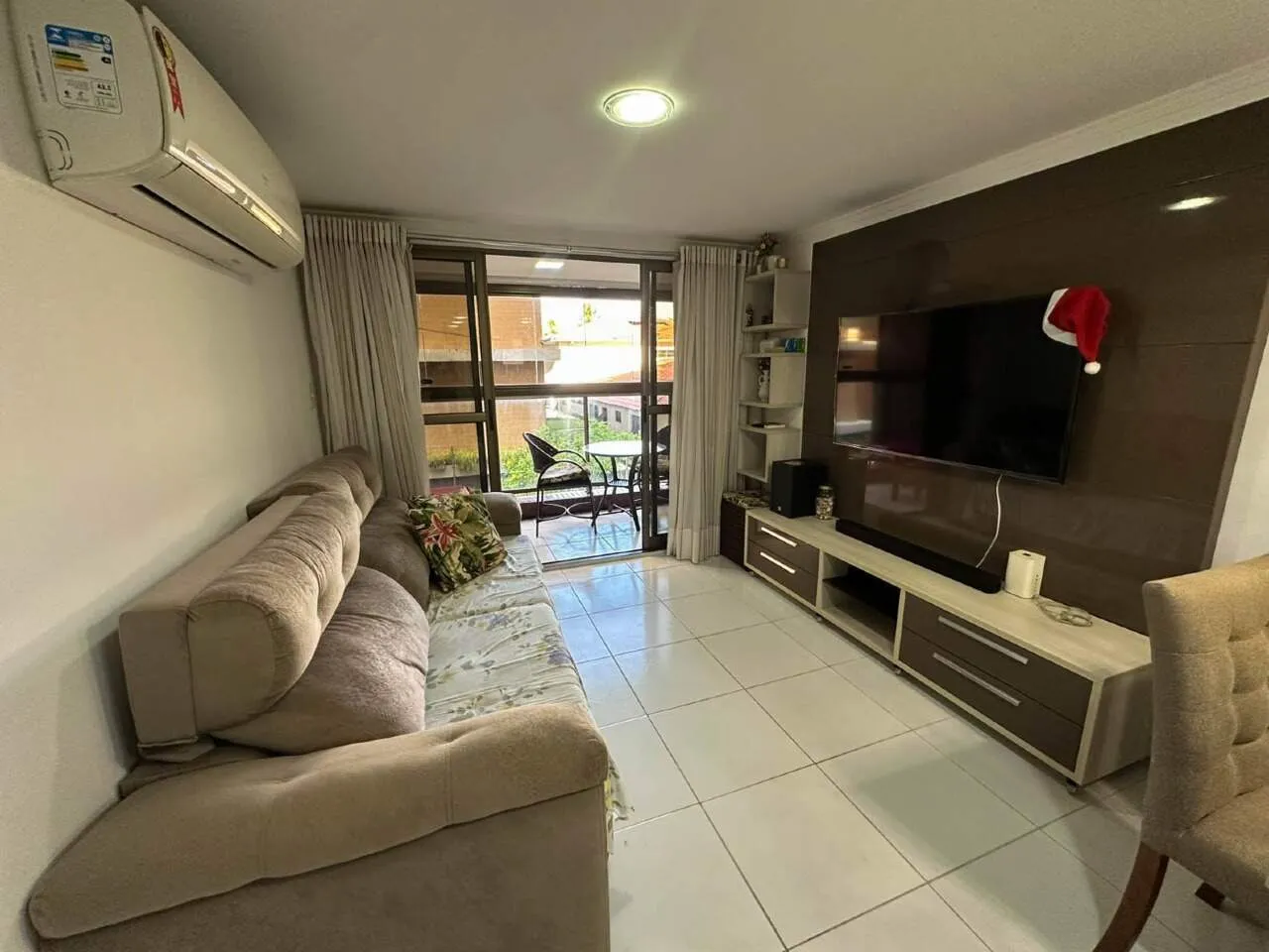 2-bedroom apartment in a building with a gym — photo 7