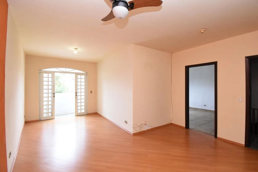 Unfurnished house with 4 bedrooms and laundry area