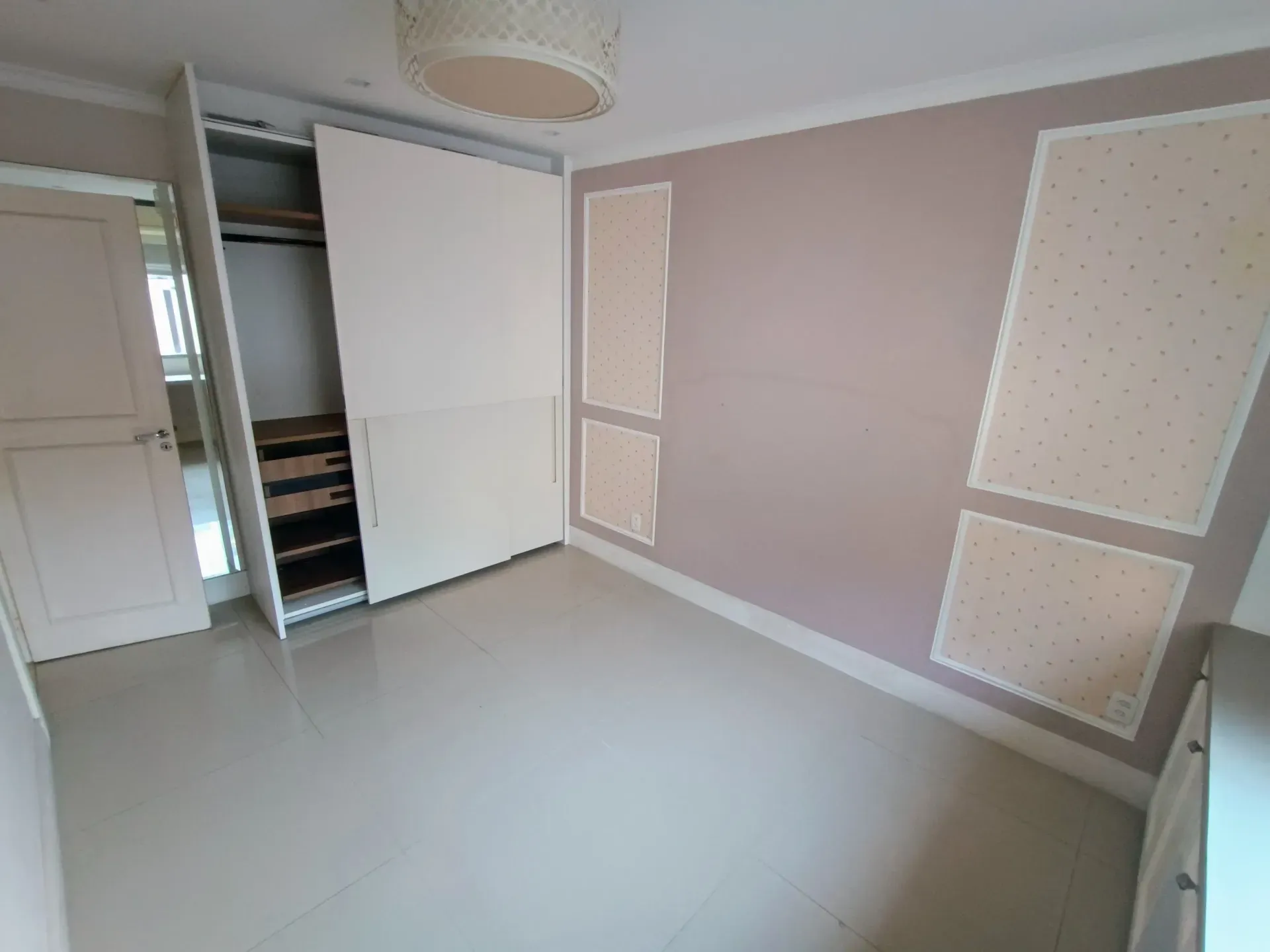 Unfurnished house with 4 bedrooms and 5 bathrooms — photo 20
