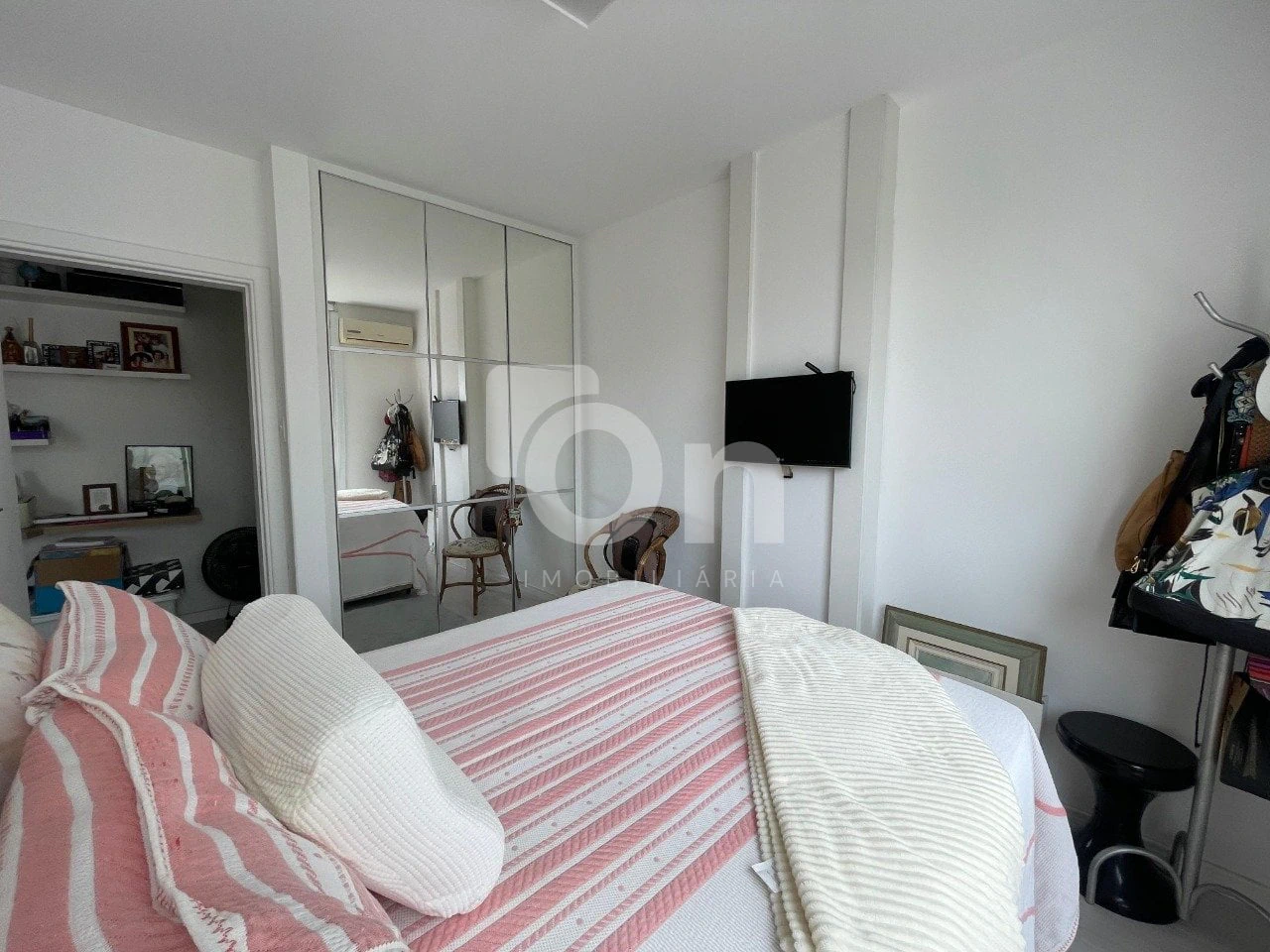 Furnished apartment, 75 m², with a washing machine — photo 11