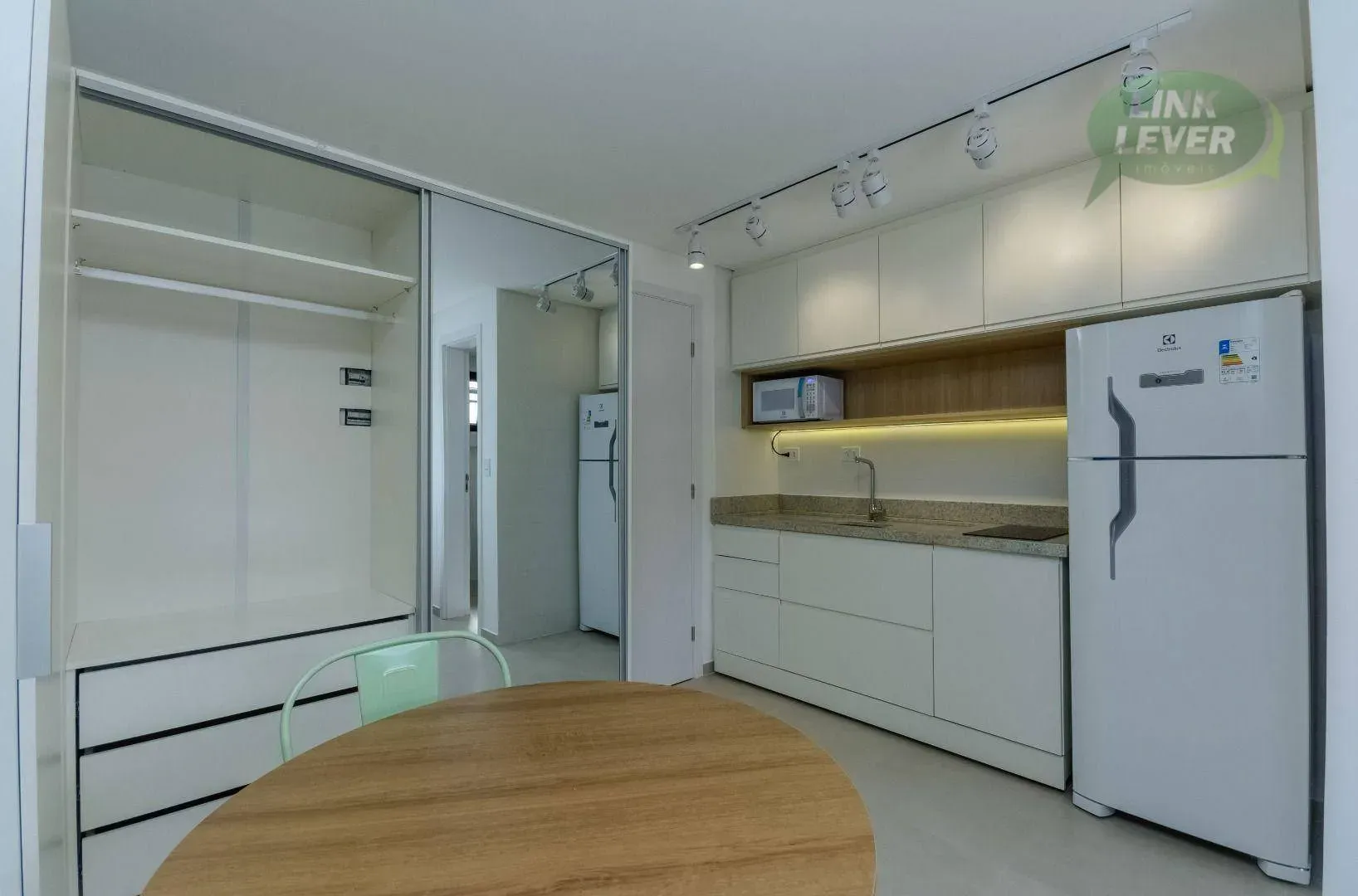 Furnished studio in a building with a coworking space — photo 6