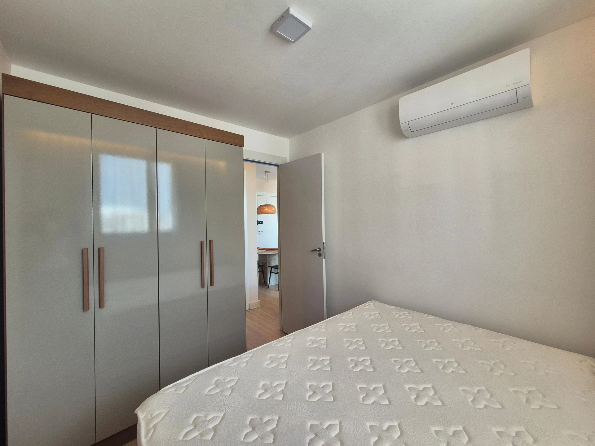 Apartamento mobiliado de 2 quartos em condomínio com piscina — photo 8