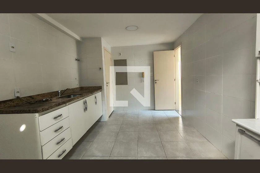 280 m² 4-bedroom apartment with en-suites and 2 parking — photo 5