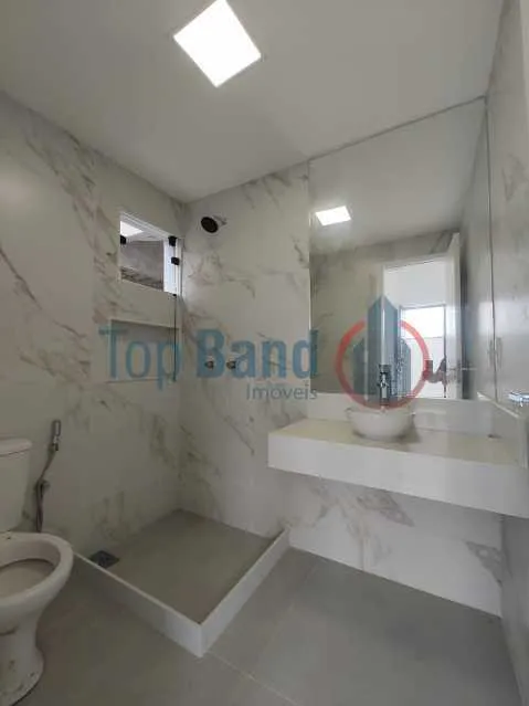 Unfurnished house with 4 bedrooms and 1 bathroom — photo 22