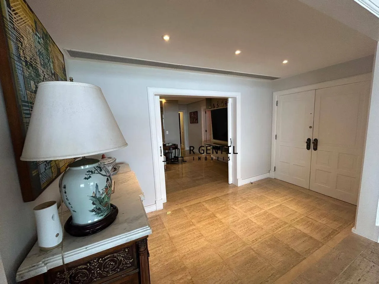 430 m² apartment with 4 bedrooms and 5 bathrooms — photo 10