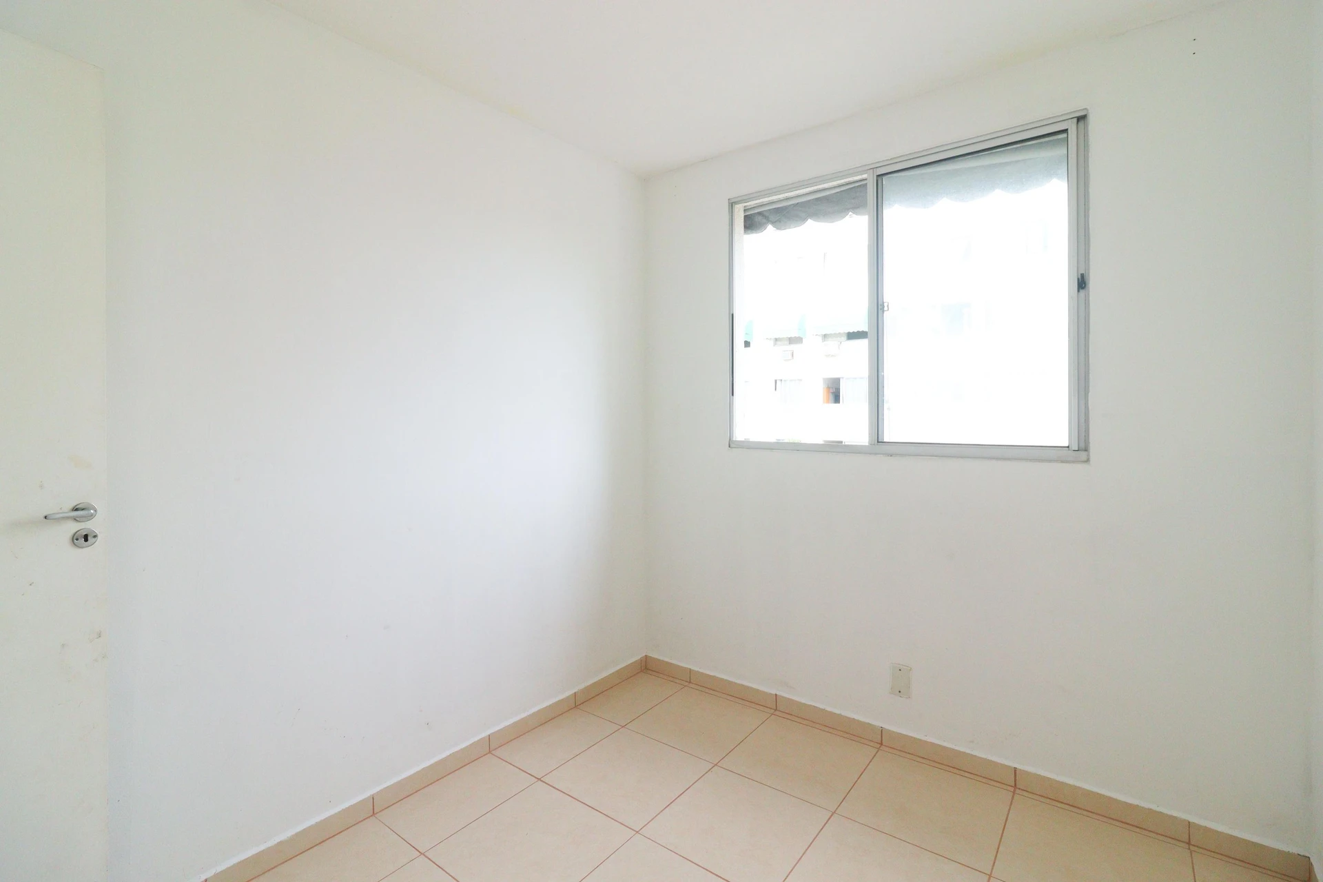2-bedroom apartment in a building with a gym — photo 16
