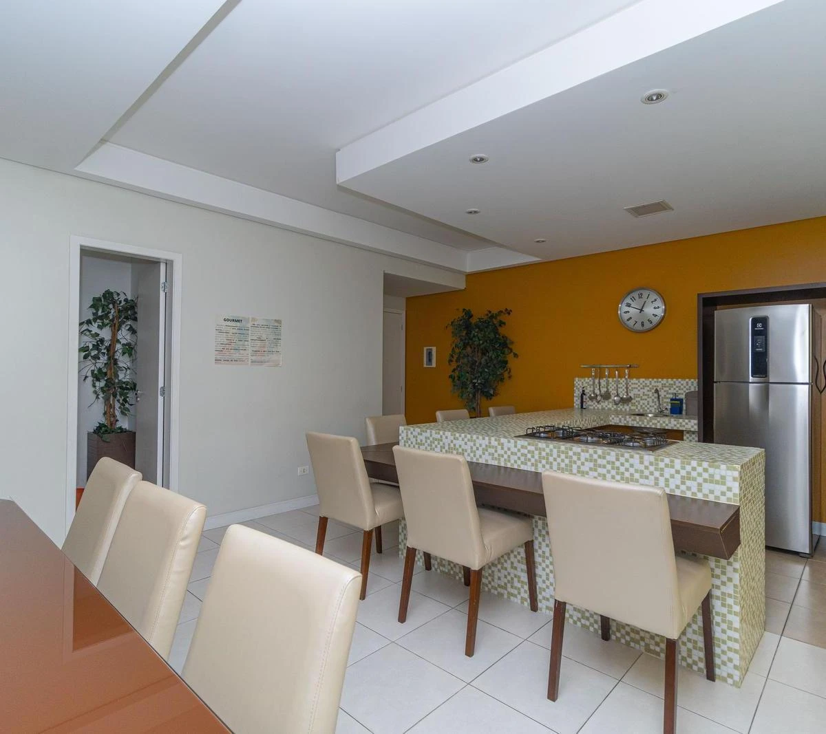 3-bedroom apartment with a home office in Curitiba — photo 25