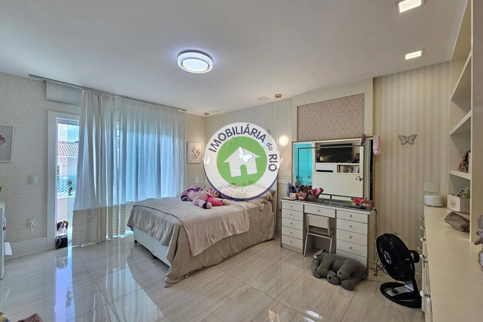 Casa com 5 quartos e 5 banheiros, cozinha fechada — photo 47