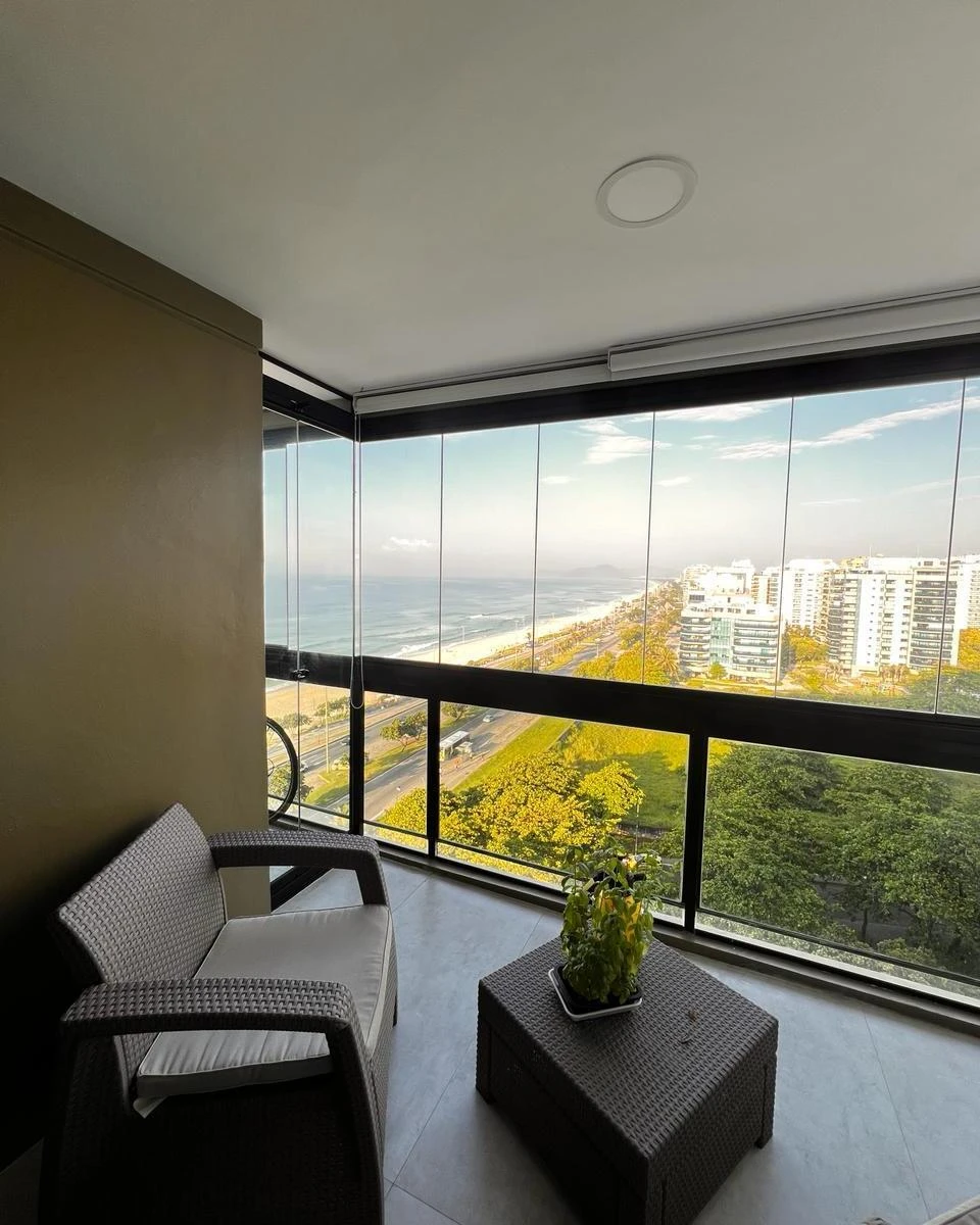 Furnished 70 m² apartment with enclosed glass balcony — photo 26