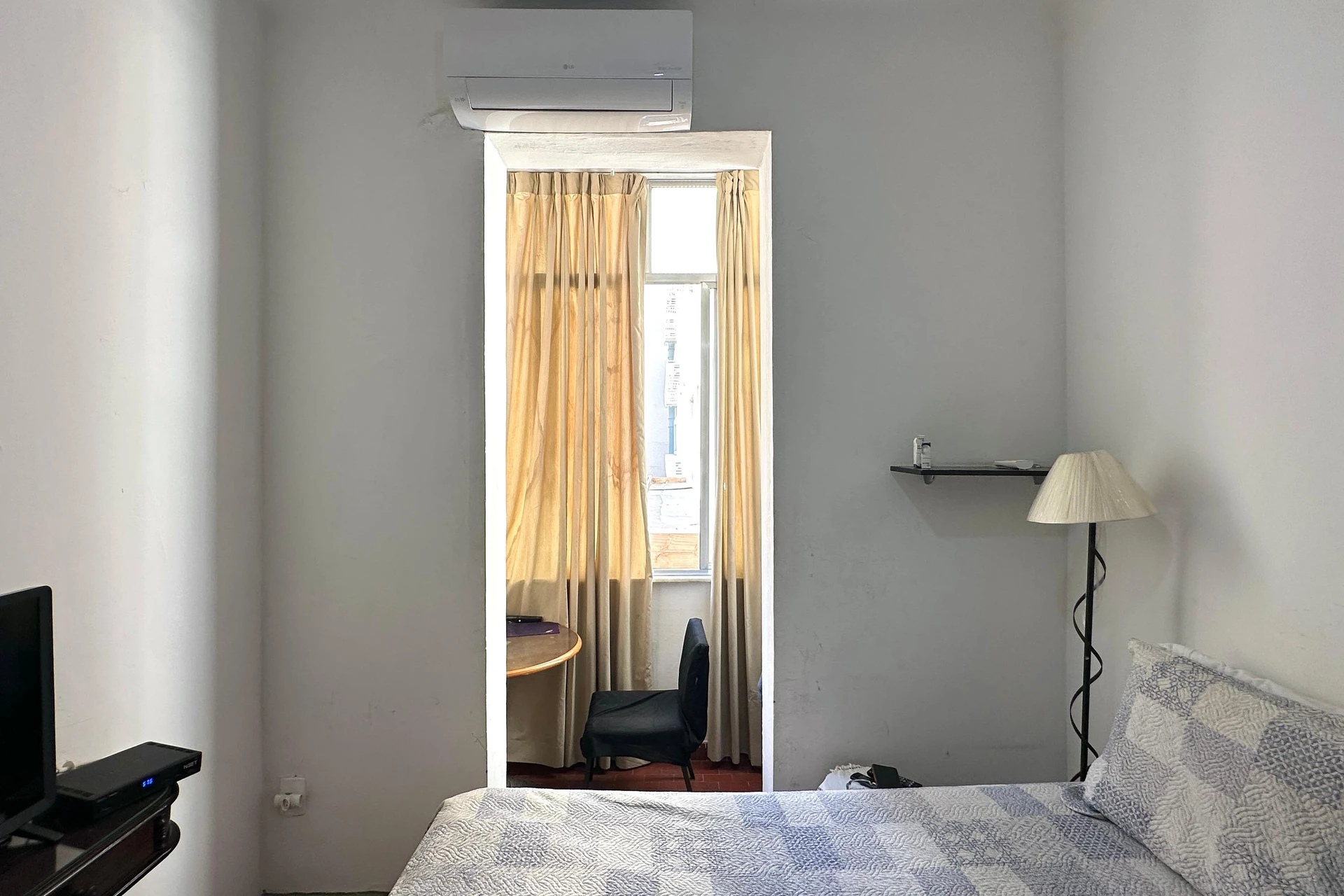 Furnished apartment with 3 bedrooms and a balcony — photo 16