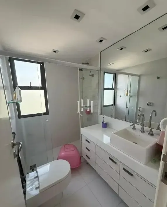 Apartamento mobiliado com 3 quartos e 261 m² — photo 28