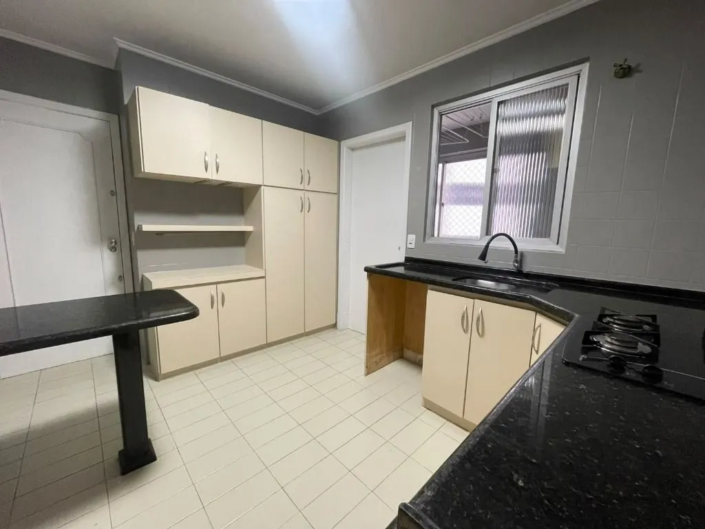 3-bedroom apartment, 1 with its own bathroom, 90 m² — photo 9