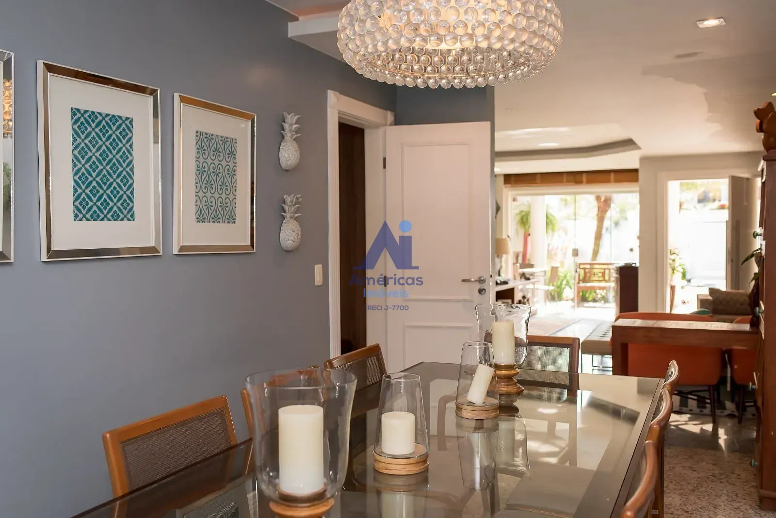Unfurnished house with 4 bedrooms and 5 bathrooms — photo 35