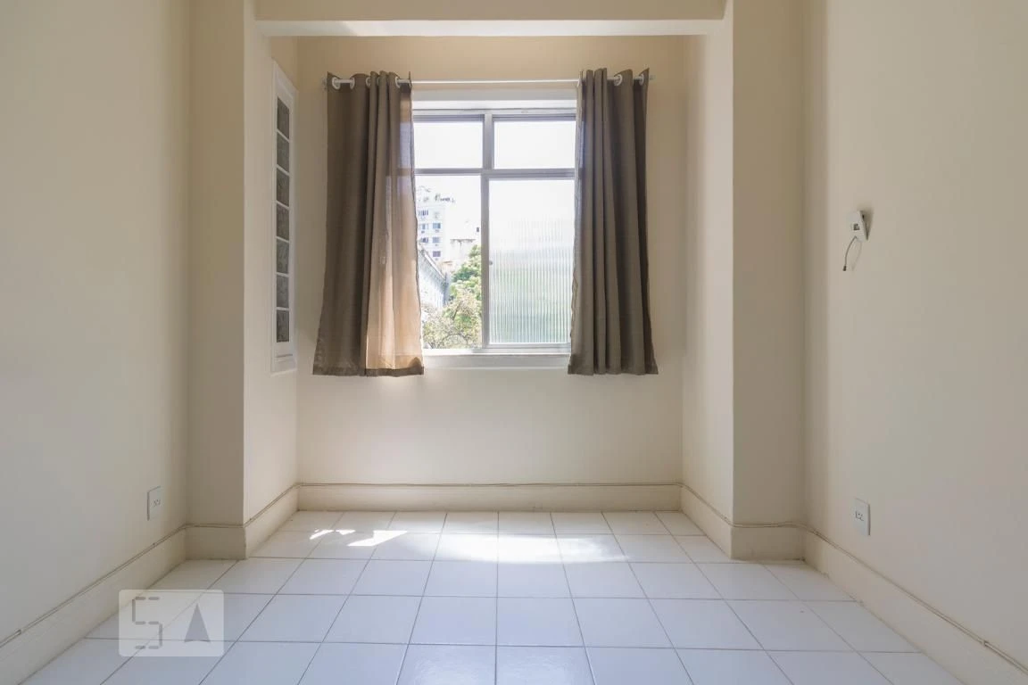 Unfurnished studio with 1 bedroom and 1 bathroom — photo 9