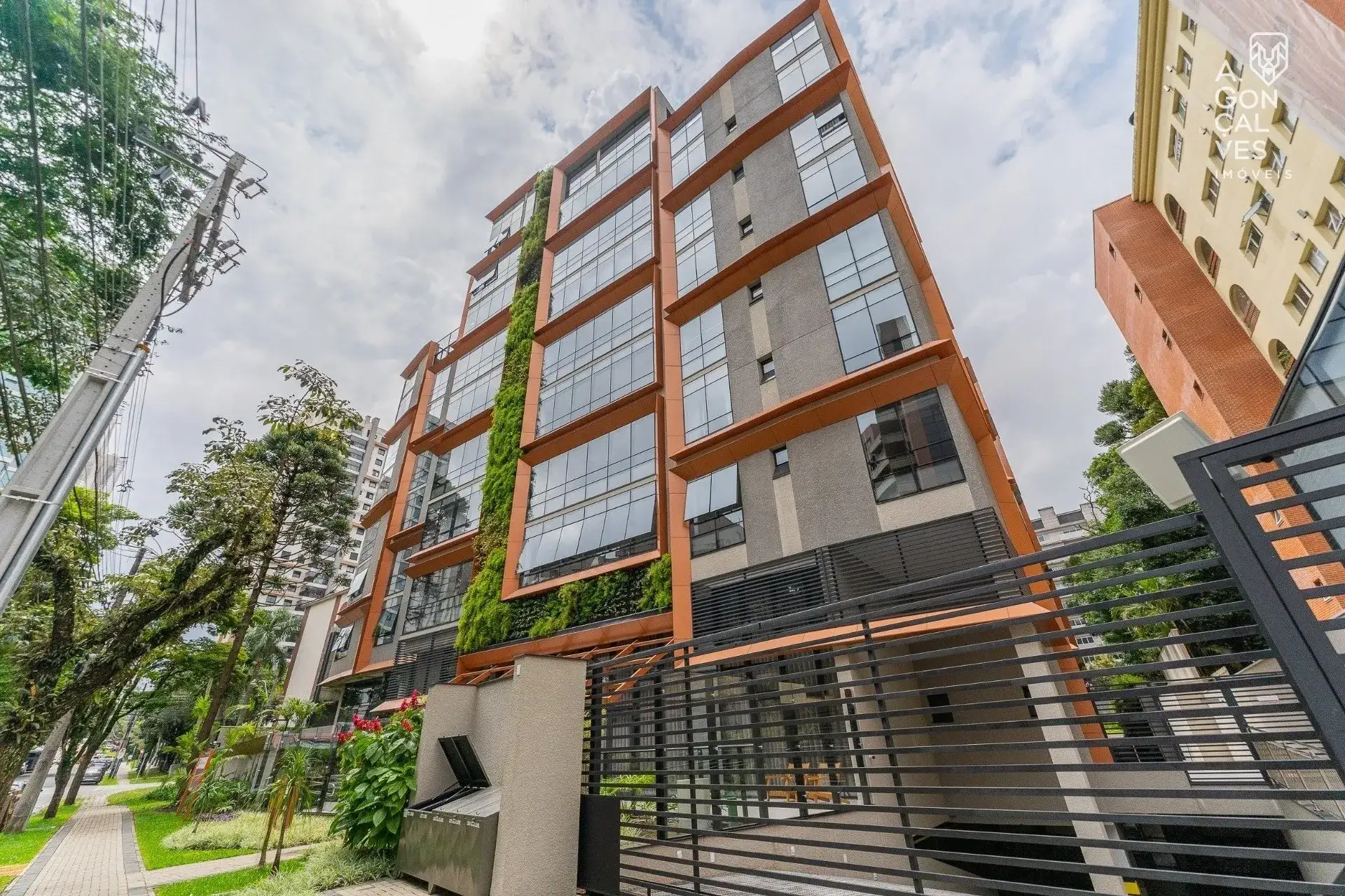 Furnished 223 m² apartment with 3 en-suites and 3 parking spots — photo 47