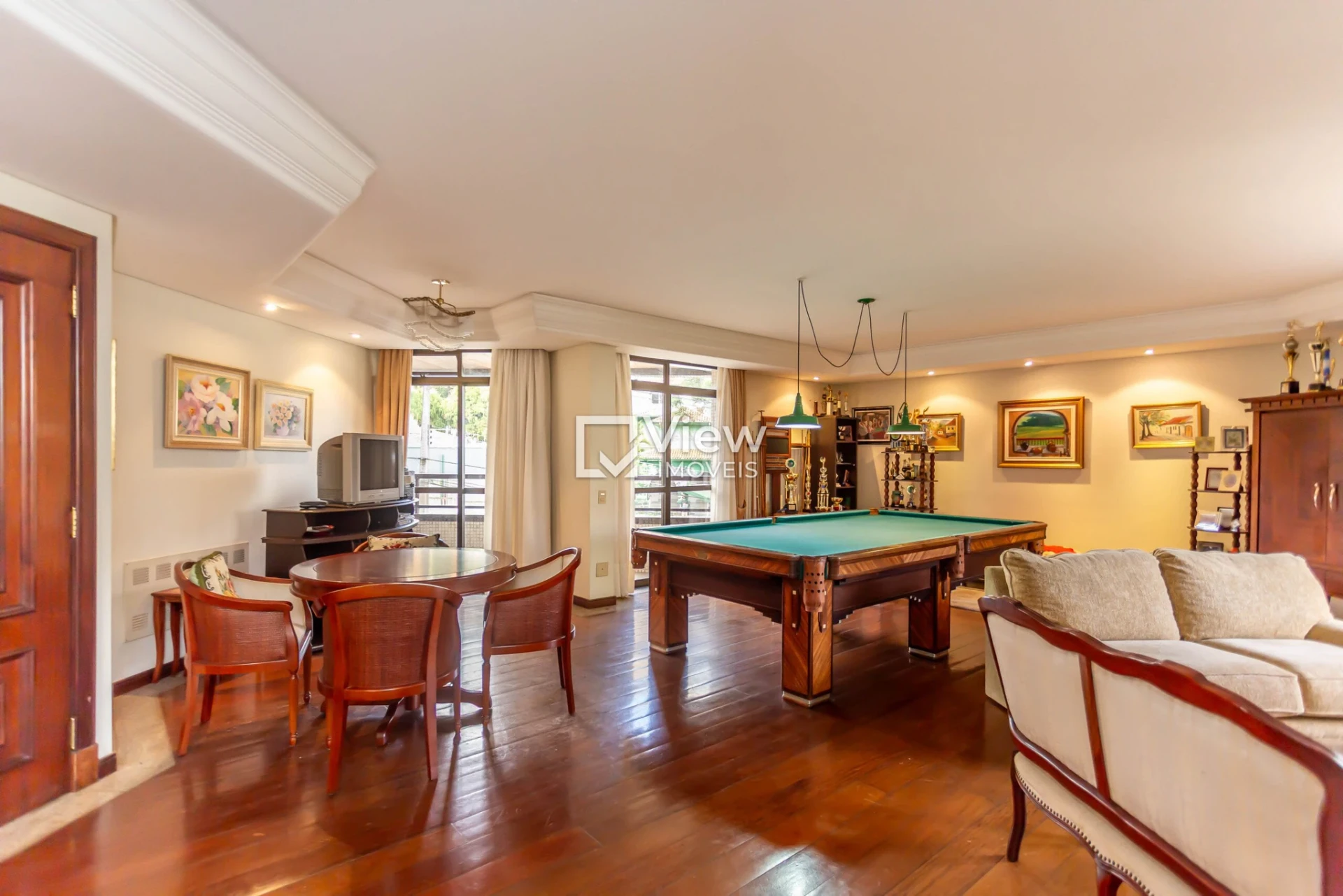 Furnished apartment with 4 en-suite bedrooms