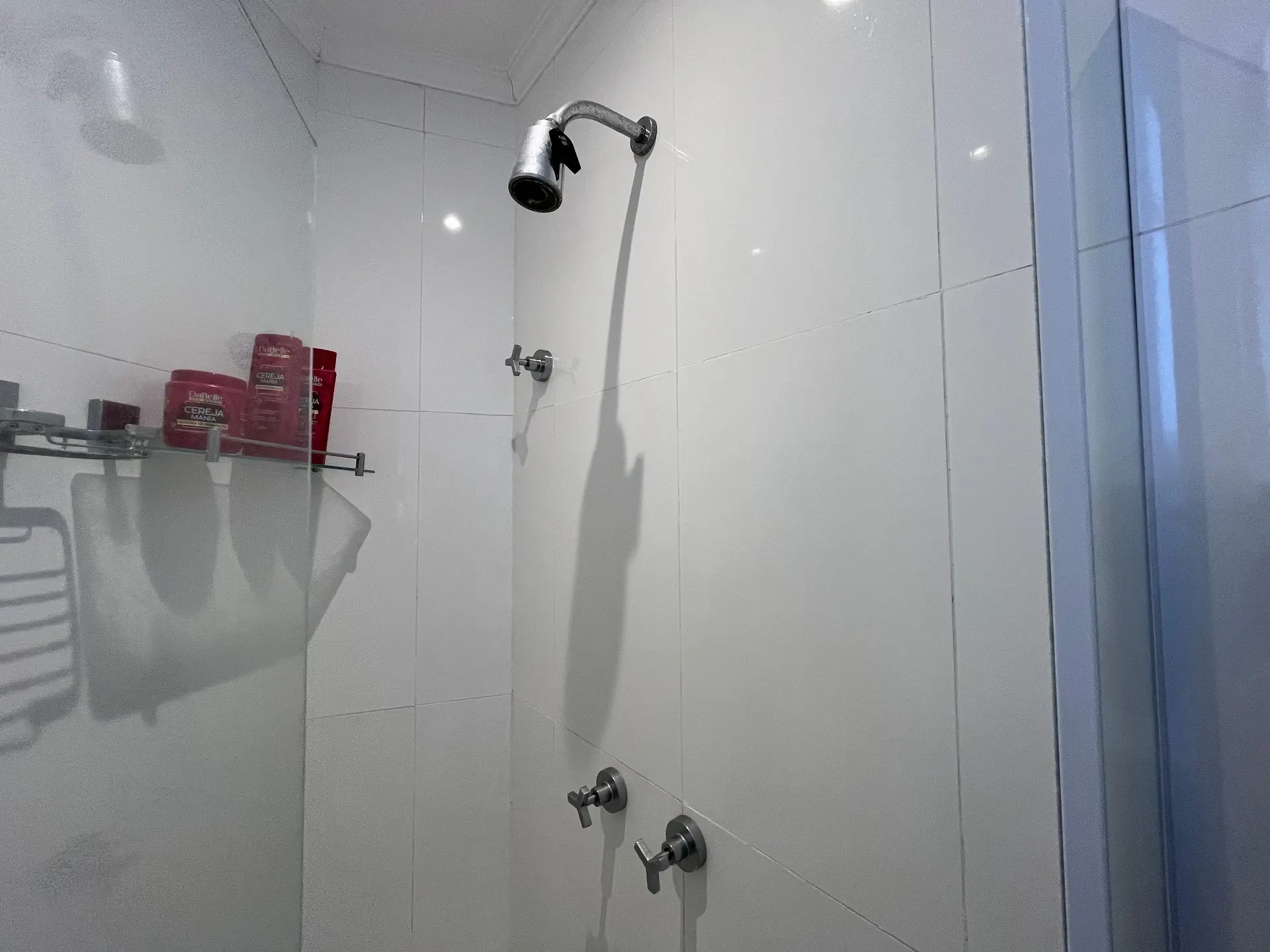 Glass-enclosed balcony in a one-bedroom apartment, 56 m² — photo 2