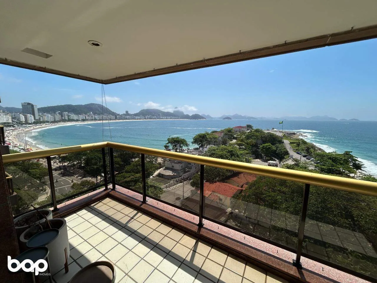 89 m² apartment with a bathtub and a water view — photo 2