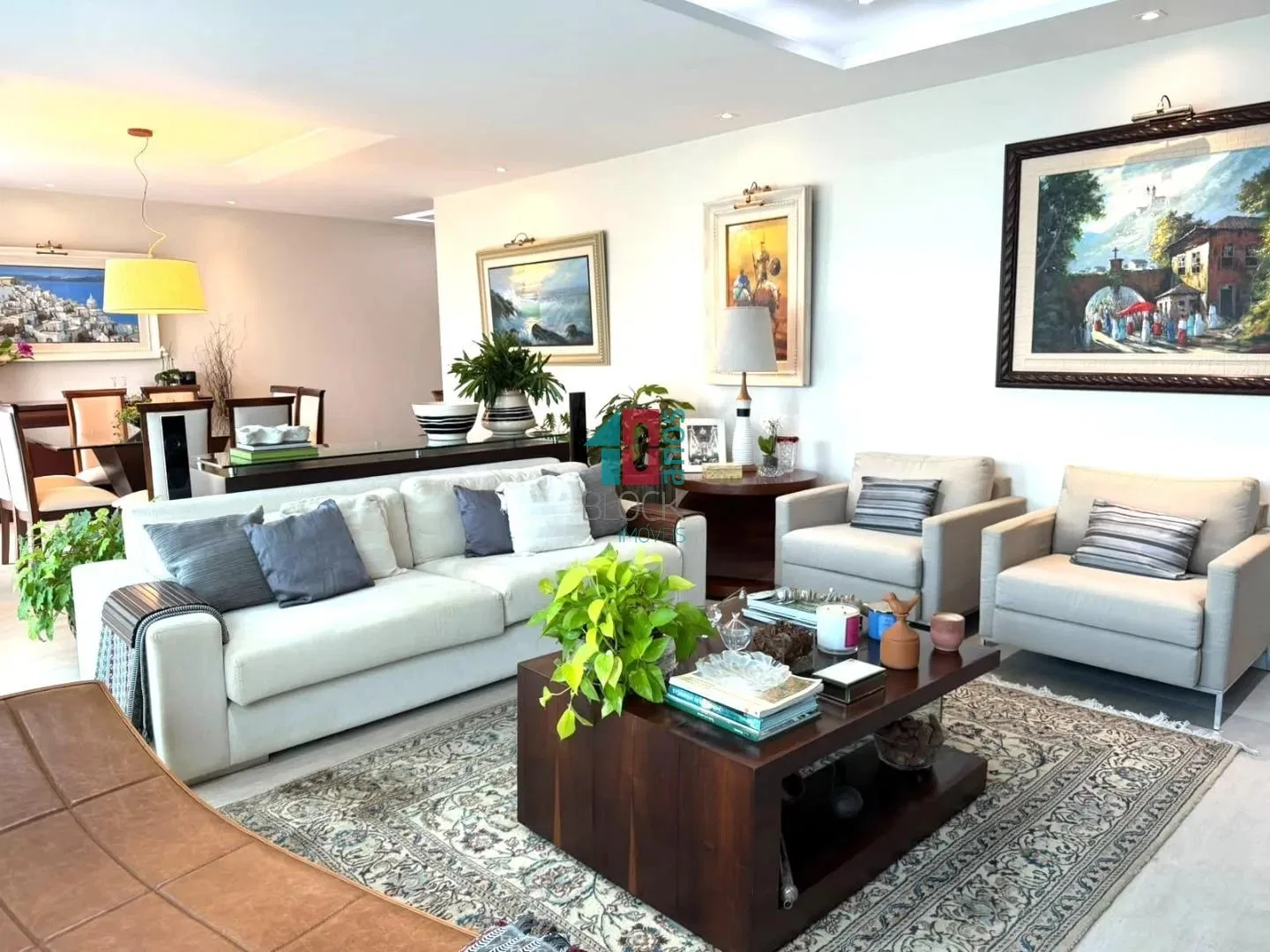 Furnished 361 m² apartment with 4 en-suite bedrooms — photo 15