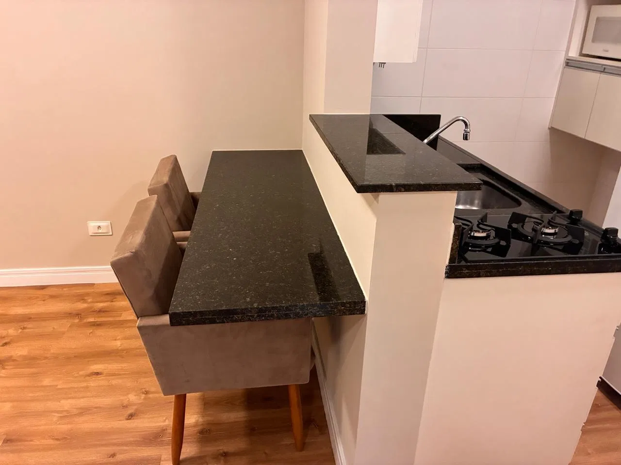Departamento con piso de madera o laminado en Curitiba — photo 4